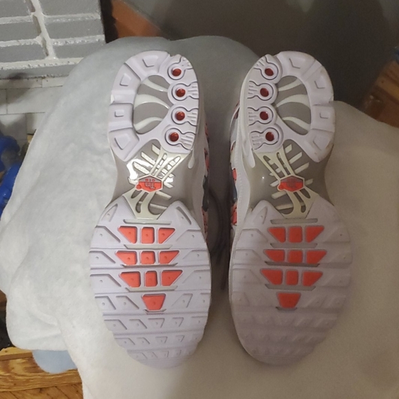 Nike - Picture 5 of 6